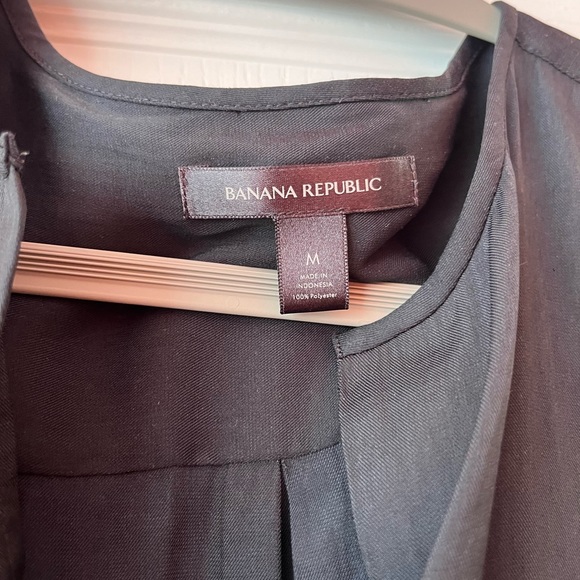 Banana Republic Popover Top - Picture 8 of 10